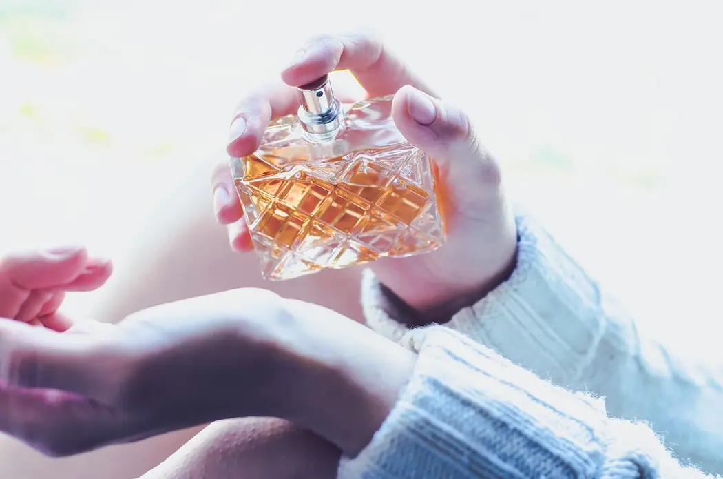 Perfumy niszowe damskie – które marki warto znać