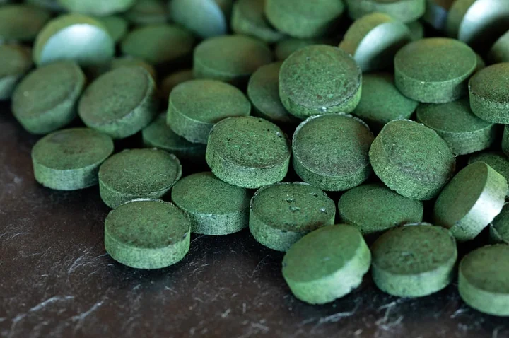 Styl życia a suplementacja – kiedy warto sięgnąć po spirulinę?
