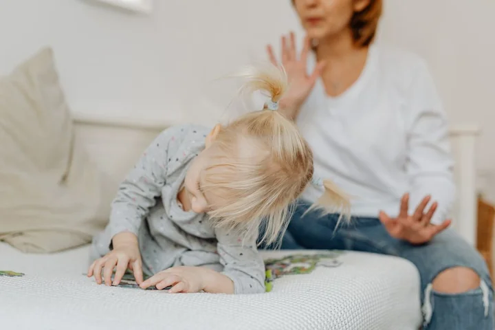 Opieka naprzemienna — na czym polega i kiedy jest możliwa?