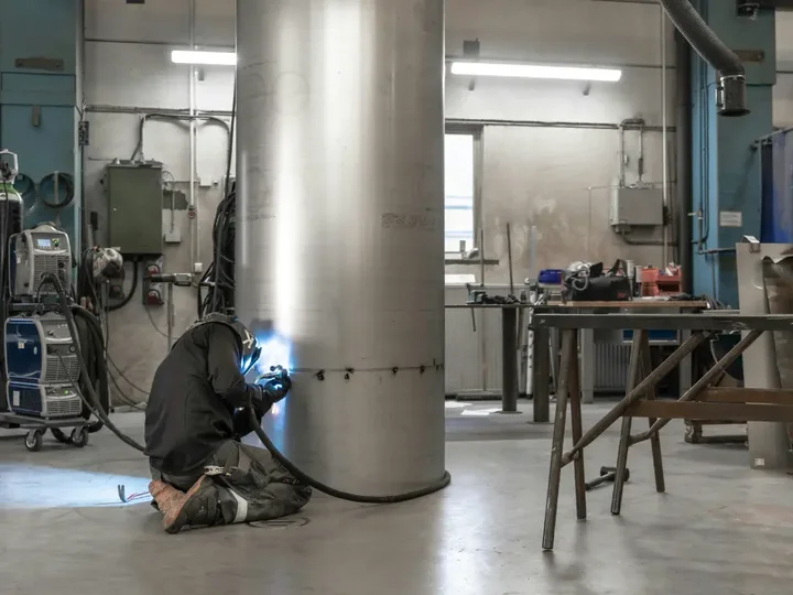 Spawacze MIG/MAG w outsourcingu - kiedy to się opłaca?