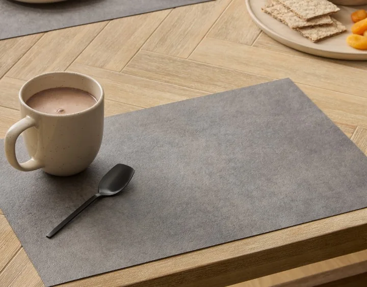 Nowoczesna aranżacja stołu na co dzień – jak wykorzystać podkładki, maty i bieżniki?