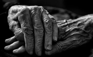 Renta wdowia 2025  jakie warunki trzeba spełnić?