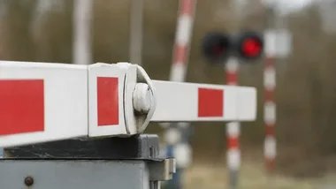 Odpiął wagon pociągu i kradł sprzęt monitoringu. 40-latek skazany