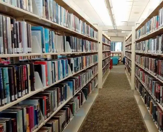 Geometria wyobraźni - Trójkąt i koło. W krainie abstrakcji w Filii nr 3