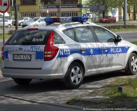 Błyskotliwy pierwszak w Katowicach - policjanci uczą pierwszaków bezpieczeństwa