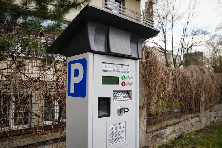 mPay znika z katowickiej strefy parkowania. Zostają inne aplikacje