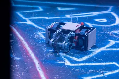 Roboty, młodzi konstruktorzy i legenda ringu – Walk Robotów wraca do szkoły technicznej