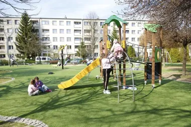 Katowice odświeżą 21 placów zabaw i wymienią zużyte elementy