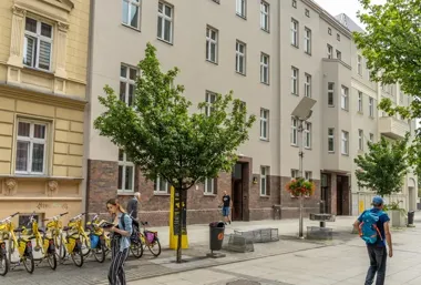Rewitalizacja trzech kamienic przy Mariackiej nagrodzona za dostępność