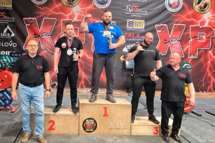 242,5 kg i karta PRO - katowicki policjant znów zdominował Europę