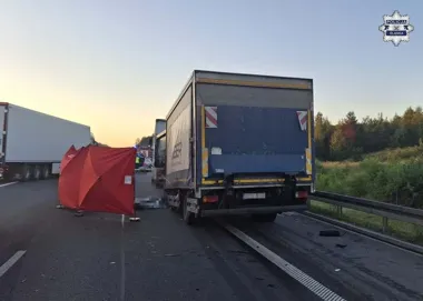 Śmiertelne zderzenie ciężarówek na A4 w Katowicach. Zginął 45-latek