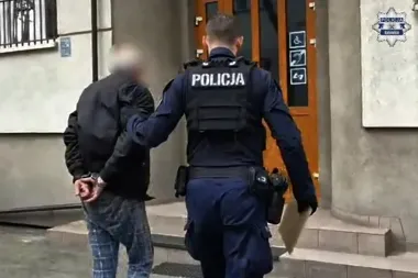 Pożar po niedopałku, groźby i włamanie. 64-latek skazany
