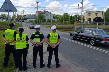 W Katowicach pilnują przejazdu kolejowego. Mandat może wynieść 2000 zł