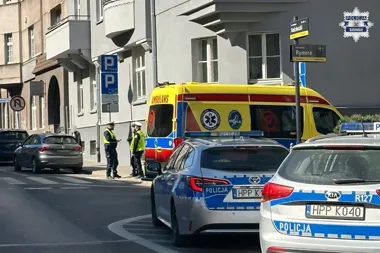 Chwila nieuwagi na pasach w Katowicach - 67-latek trafił do szpitala