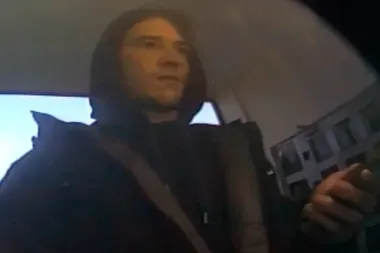 Wizerunek z bankomatu ujawniony - oszust podszył się pod pracownika banku