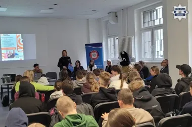 W Katowicach policja ostrzegła seniorów - padły konkretne sposoby oszustów