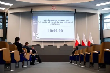 W sali konferencyjnej Komendy Wojewódzkiej Policji w Katowicach odbywa się II Ogólnopolski Konkurs dla Policjantów – Rzeczników Dyscyplinarnych, etap lokalny.