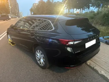 Kierowcy z Katowic próbowali ruszyć z blokadą. Skończyło się demolką