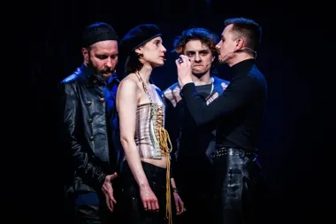 Śląski Hamlet wraca na scenę i rusza po głosy publiczności