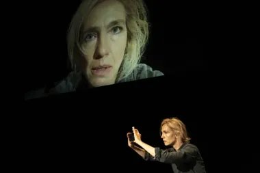 Mocny wieczór w Teatrze Śląskim - Milo Rau pokazuje „The Seer/Die Seherin”