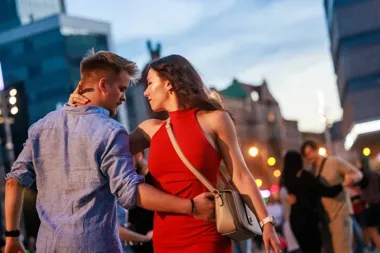 Filmowe rytmy wracają na Rynek - Katowice szykują letnią potańcówkę