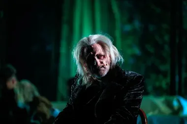 Tajemnicze zniknięcie na scenie Teatru Śląskiego czeka na seniorów.