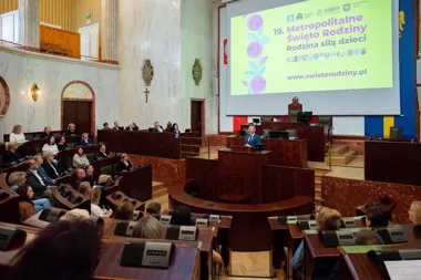 Rodzina w centrum rozmów. W Katowicach padły mocne słowa o przyszłości dzieci