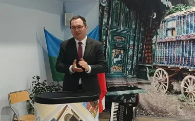 Romskie święto w gliwickiej szkole połączyło historię, edukację i scenę