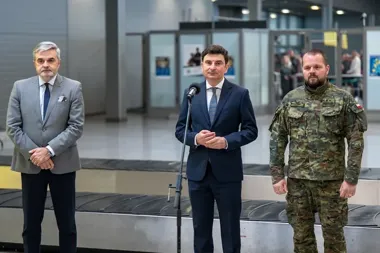 Piętnaście nowych bramek ma skrócić kolejki w Pyrzowicach