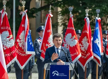 Awanse i odznaczenia w Katowicach. Święto Służby Więziennej miało mocny finał