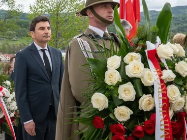 W Kamesznicy pochowano żołnierzy NSZ. Otwarto nowy cmentarz wojenny