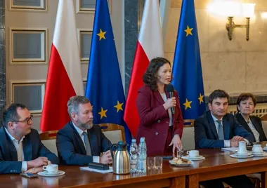 Senatorzy i dyrektorzy DPS rozmawiali o zmianach w pomocy społecznej