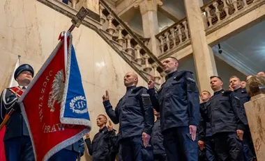W Katowicach 60 nowych policjantów złożyło ślubowanie i rusza na szkolenia