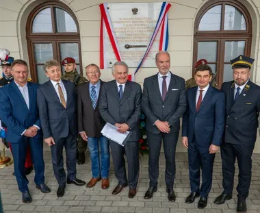 Dworzec w Czechowicach–Dziedzicach wrócił do życia i dostał miejsce na pamięć